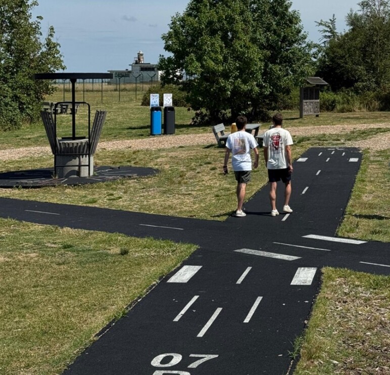 Trafiroad R2 afvalbakken travenue brussels airport  04