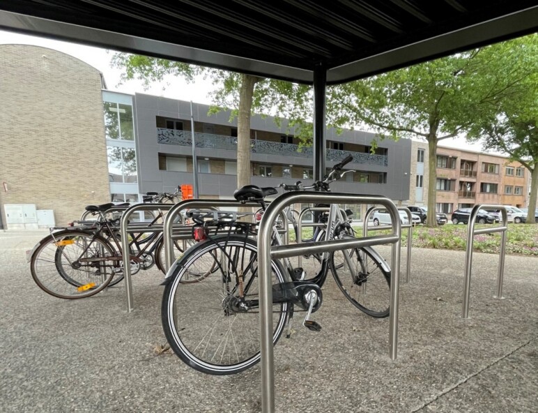 Trafiroad zitbanken picknicktafel eikelplein