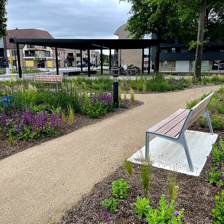 Trafiroad zitbanken picknicktafel eikelplein