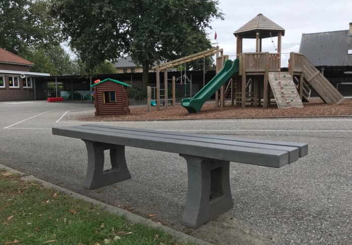 Trafiroad parkbank zonder rug Neerglabbeek 1