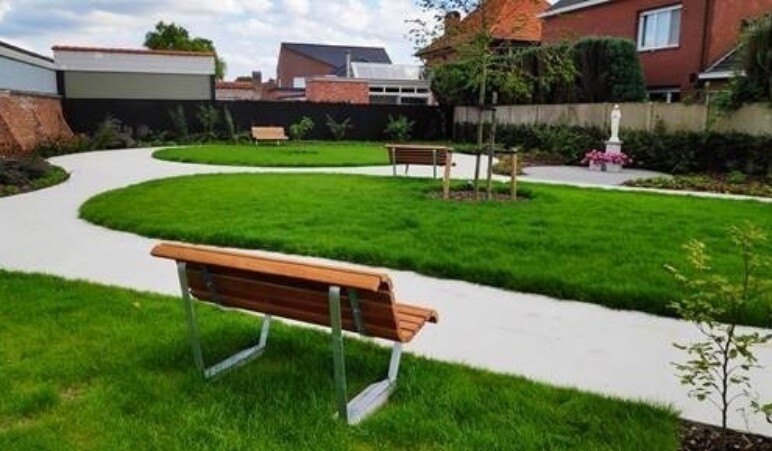 Trafiroad seniorvriendelijke zitbanken zorgtuin 4 jpg
