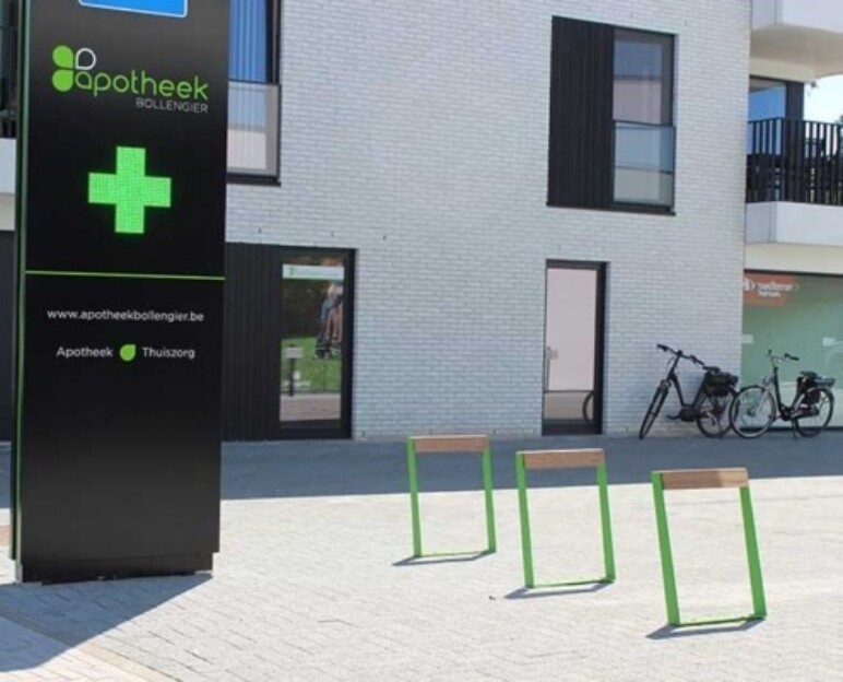 Trafiroad parkinginrichting apotheek bollengier jpg 3