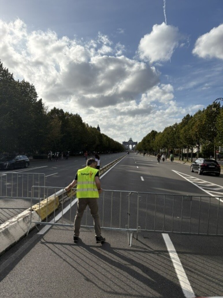 Trafiroad verhuur tijdelijke signalisatie autoloze zondag 1