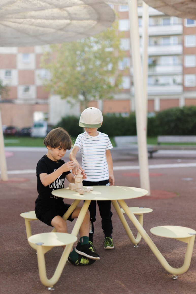 Trafiroad straatmeubilair zitbanken kinderen orbit baby 04