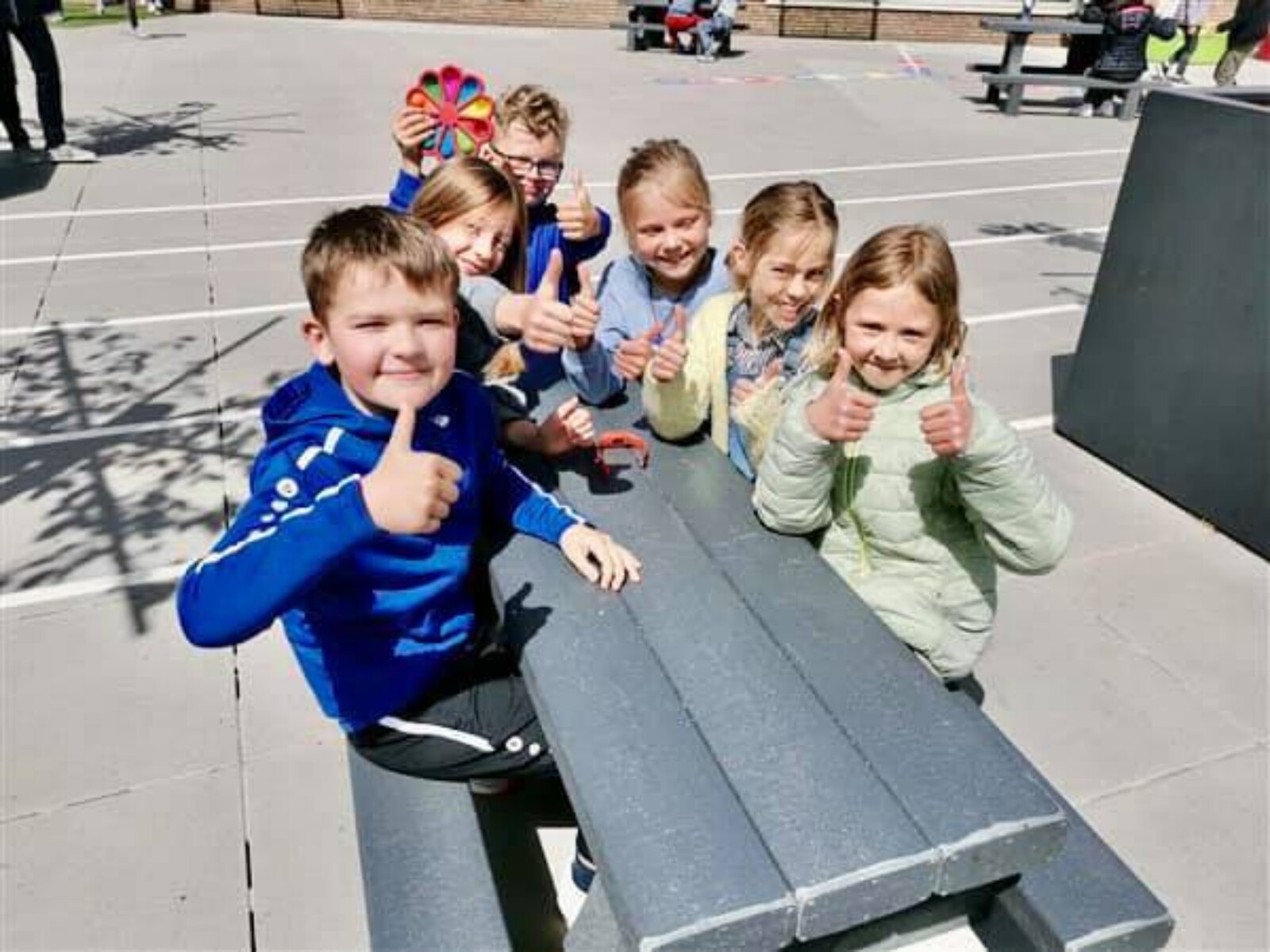 Trafiroad picknickbank voor scholen