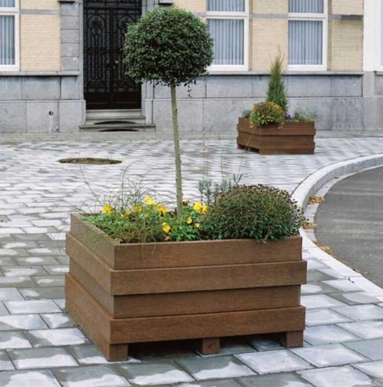 Trafiroad  bloembak kunststofrecyclage madrid 02