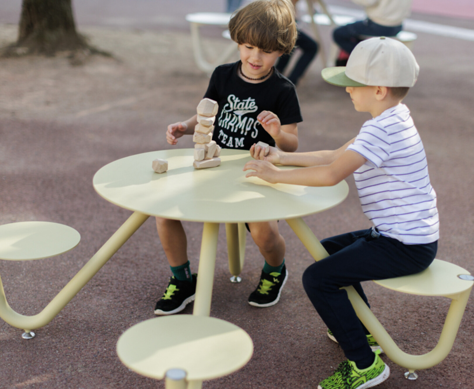 Trafiroad straatmeubilair zitbanken kinderen orbit baby 05