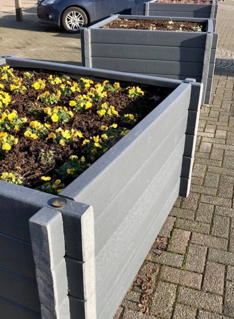 Trafiroad VVS bloemen plantenbak Quercus kunststofrecyclage 02