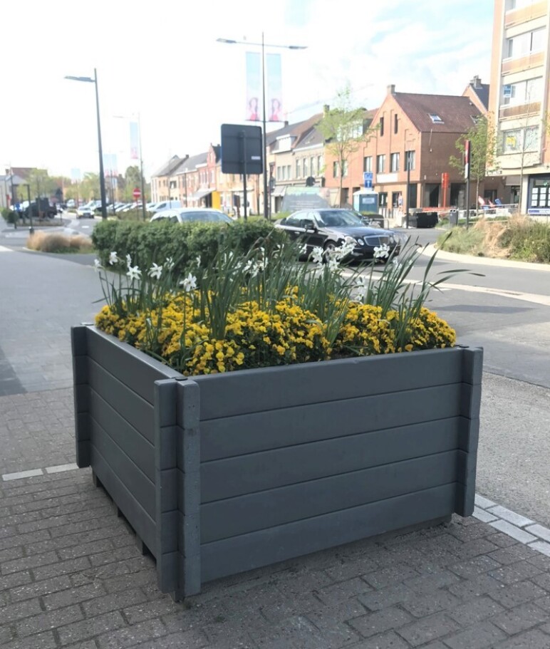 Trafiroad VVS bloemen plantenbak Quercus kunststofrecyclage 01